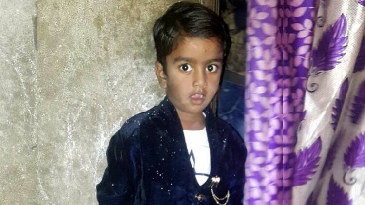 स्कूल की डेस्क के कोने से लगी थी बच्चे के सिर में चोट