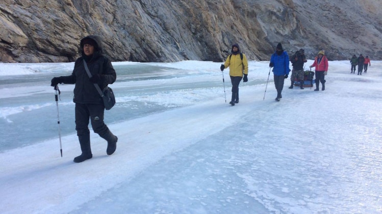 बर्फीली नदी (Photo Credit: Hosain Khalo)