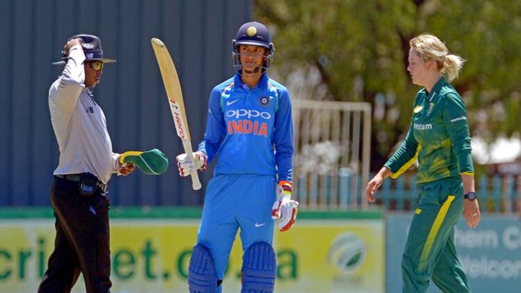 मंधाना का जोरदार शतक