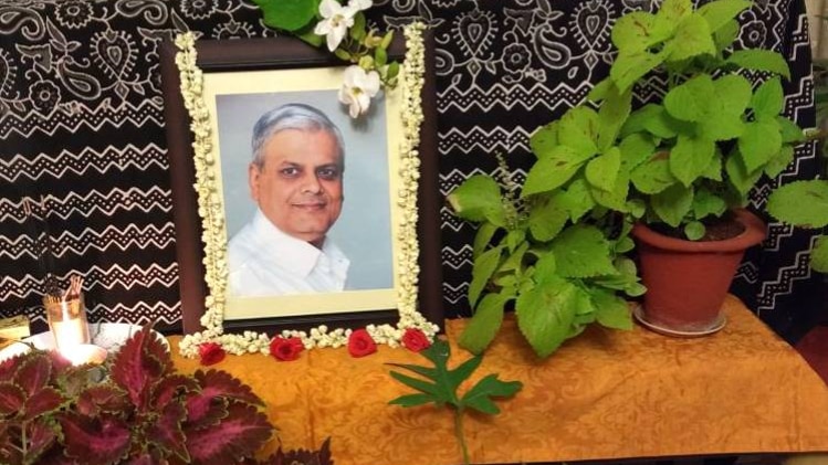 आज के दौर में नीलाभ के बिना होना सचमुच कठिन और चुनौतीपूर्ण है