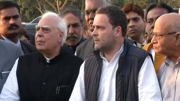 विपक्ष के नेताओं ने राष्ट्रपति से की मुलाकात (फोटो-ANI)