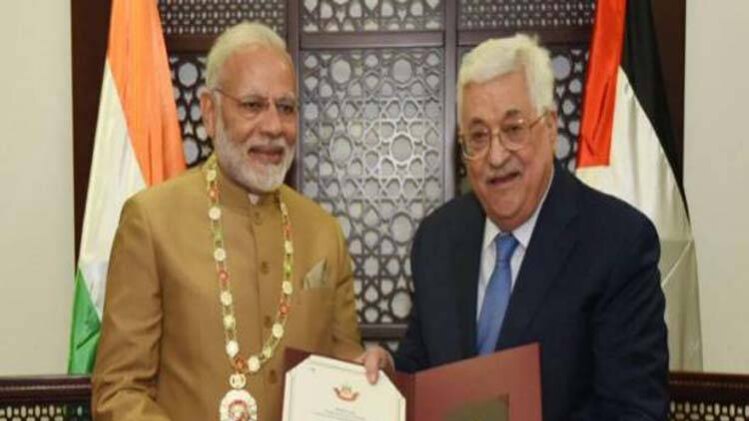 फिलीस्तीन के राष्ट्रपति के साथ पीएम मोदी