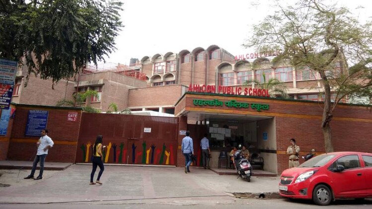 पुलिस मृतका की कॉपी की जांच कराकर आगे की कार्रवाई करेगी