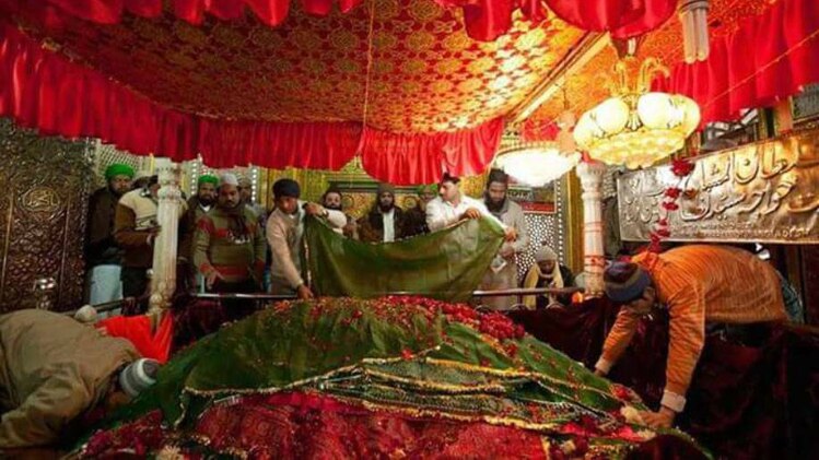 दिल्ली की हजरत निजामुद्दीन औलिया की दरगाह