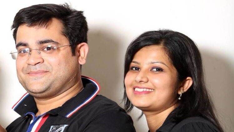 बाथरूम में संदिग्ध अवस्था में दंपति की मौत