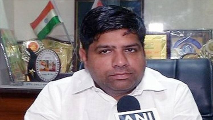 दिल्ली जल बोर्ड के वाइस चेयरमैन दिनेश मोहनिया