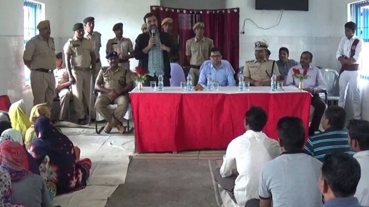 कार्यक्रम के दौरान पंकज .त्र‍िपाठी