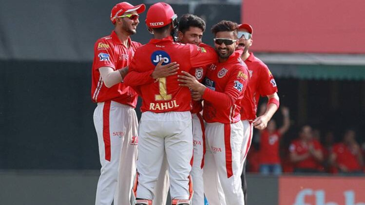 पहले आईपीएल विकेट का जश्न मनाते मुजीब (फोटो क्रेडिट - BCCI)