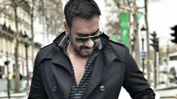 बेटे युग के साथ अजय देवगन 