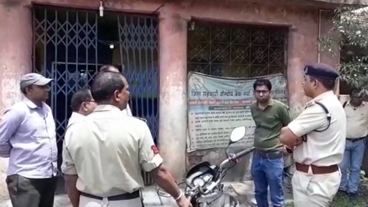 पुलिस मामले की छानबीन कर रही है