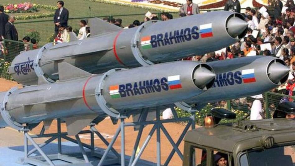 ध्वनि की सात गुना रफ्तार से दुश्मन पर कहर बरपाएगी ब्रह्मोस मिसाइल - brahmos missile to breach speed of mach 7 barrier in next decade - AajTak