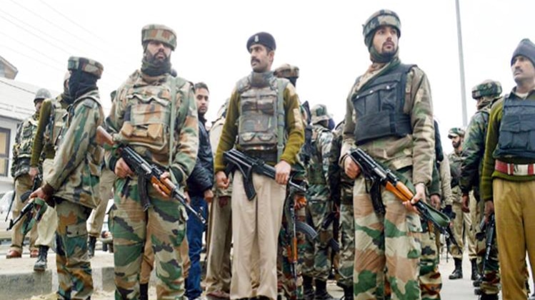 चीन सीमा के पास तैनात भारतीय सैनिक