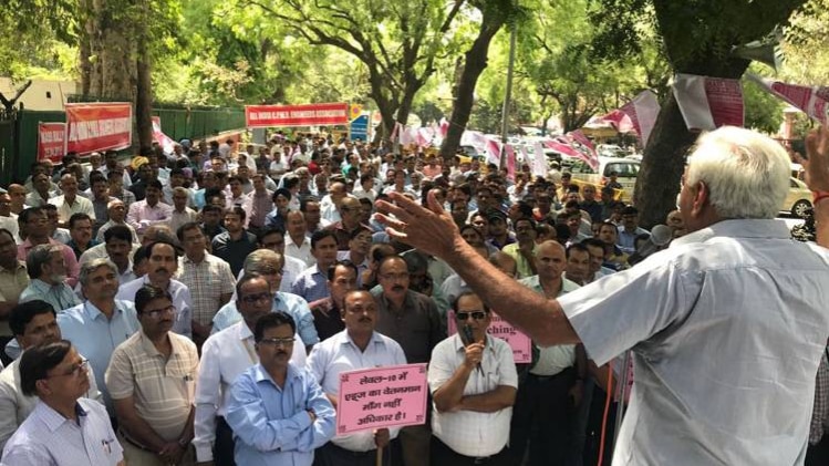 सीपीडब्लूडी के इंजीनियर्स का प्रदर्शन