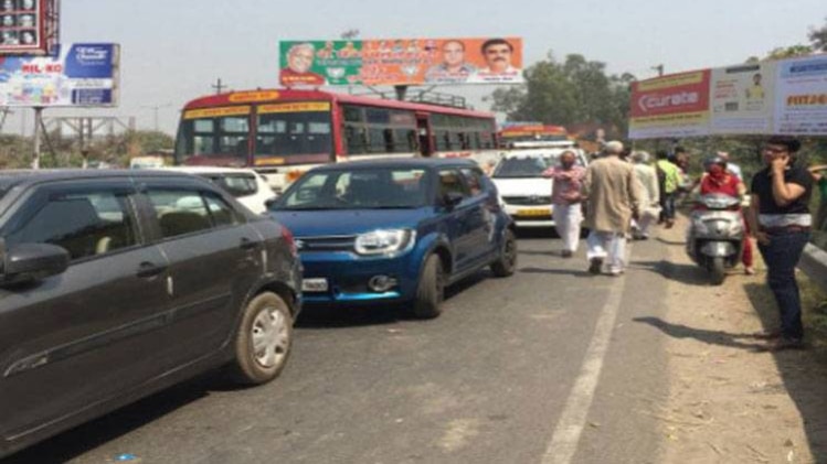 मेरठ में लगा जाम