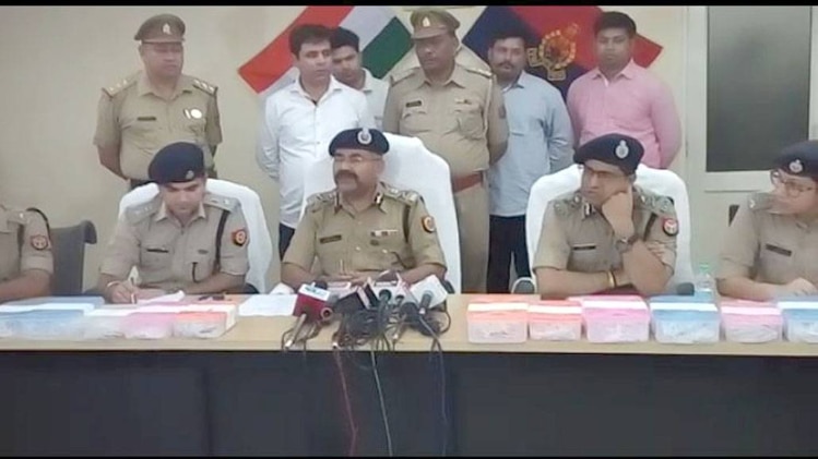 पुलिस ने 4 आरोपियों को गिरफ्तार कर लिया है