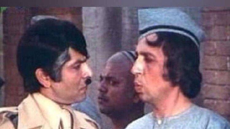 शोले में असरानी के साथ राजकिशोर 