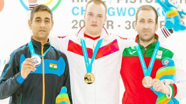 शाहजार रिजवी, अर्तेम चेर्नोउसोव, सैमुइल डोनकोव 