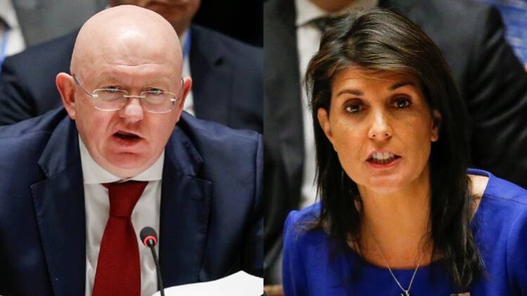 यूएन में रूस के राजदूत वेसिली नेबेंज‍िया और अमेरिकी राजदूत निक्की हेली 