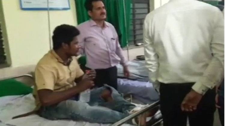 अस्पताल में भर्ती घायल