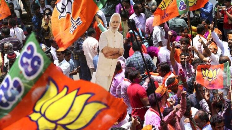 बीजेपी को मिली हैं 104 सीट