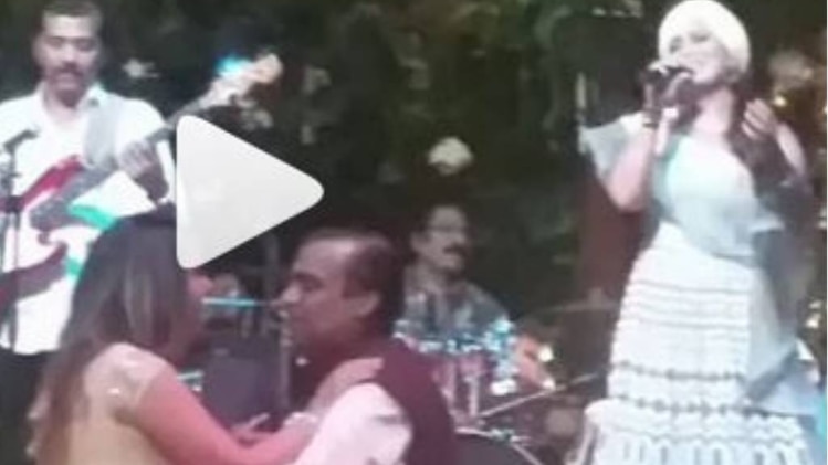 नीता अंबानी, मुकेश अंबानी, हर्षदीप कौर 