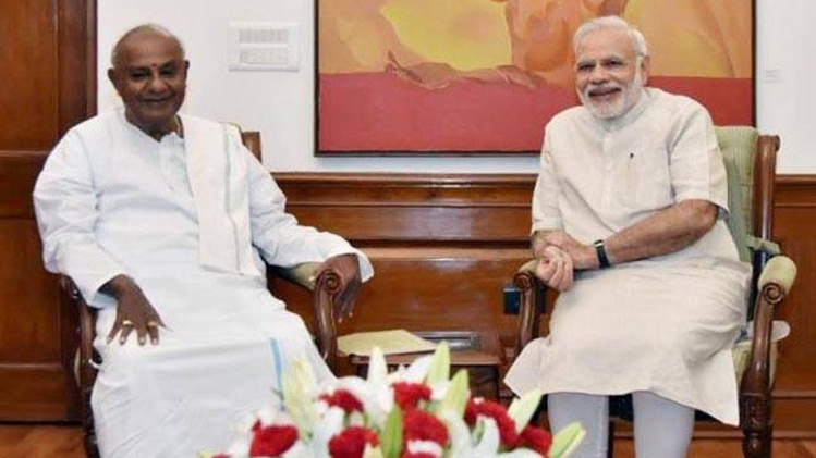प्रधानमंत्री नरेंद्र मोदी, पूर्व प्रधानमंत्री एचडी देवगौड़ा (फाइल)