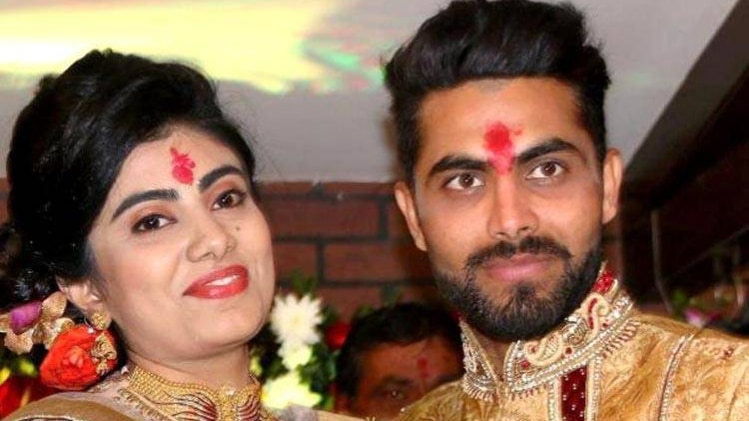 पत्नी रीवा के साथ रवींद्र जडेजा