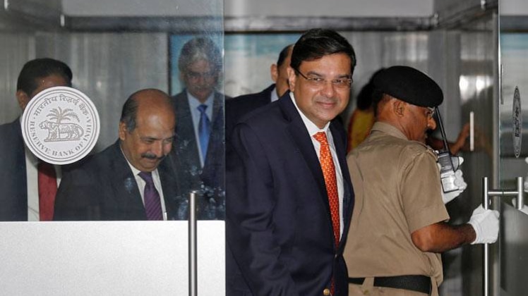 यूपीए ने खड़ा किया बैंक एनपीए तो एनडीए ने और उलझा दिया?