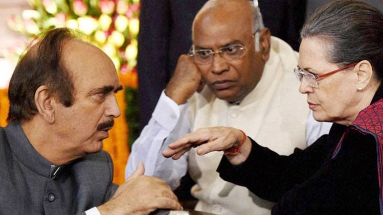 गुलाम नबी आजाद और सोनिया गांधी 