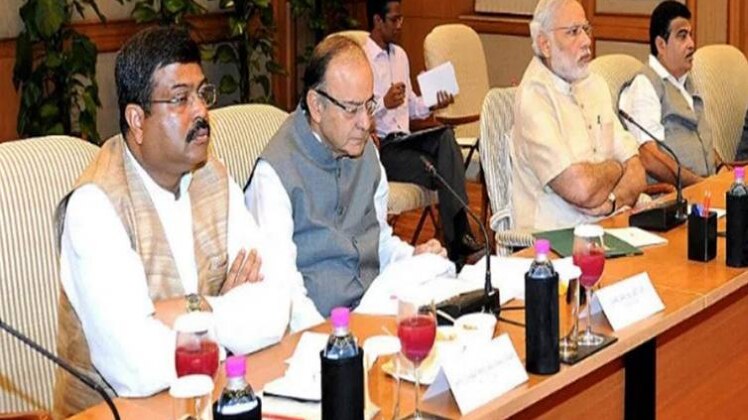 पीएम मोदी बैठक करते हुए (फाइल फोटो)