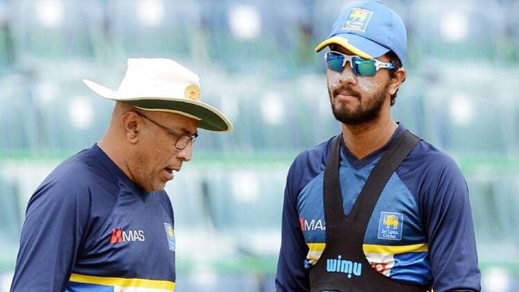 कप्तान चांडीमल (दाएं)