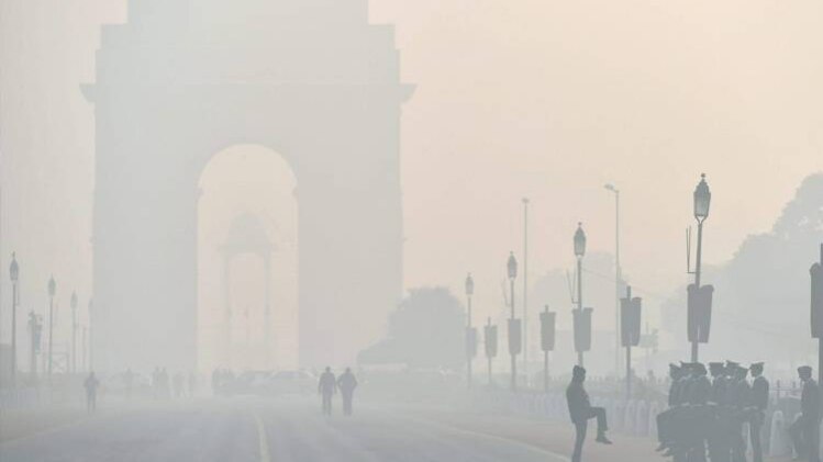 दिल्ली में प्रदूषण बढ़ा