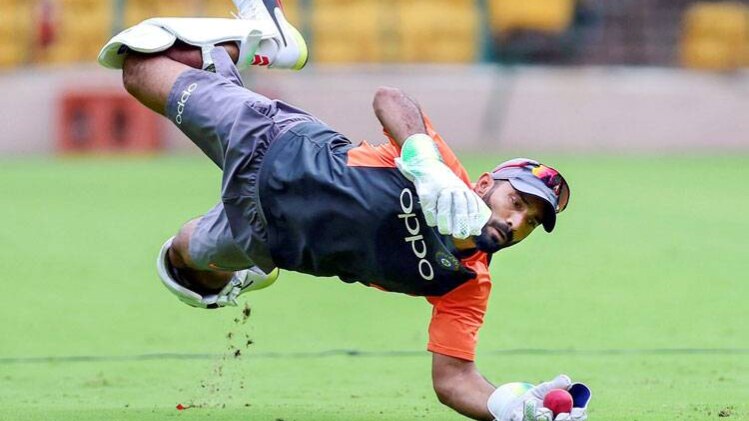 दिनेश कार्तिक