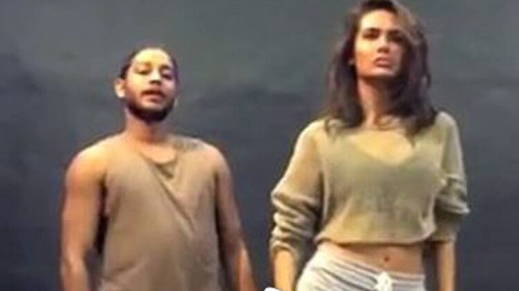 ईशा गुप्ता, मेलविन लुईस 