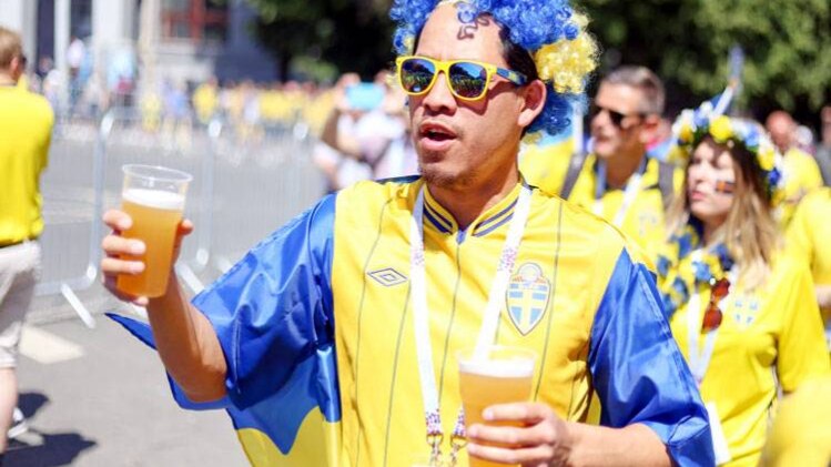 स्वीडन टीम का फैन (getty)