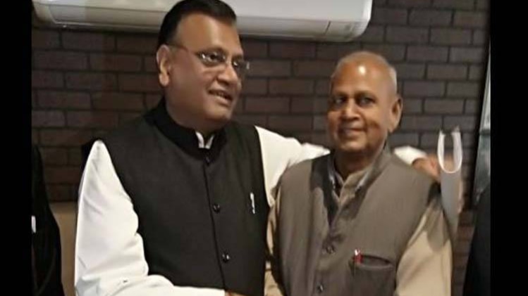 अविनाश पांडे के साथ भरोसीलाल जाटव 