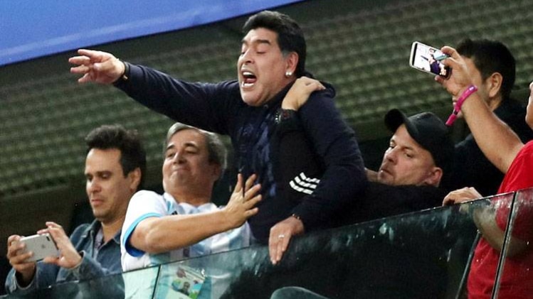 अर्जेंटीना मैच के दौरान माराडोना (getty)