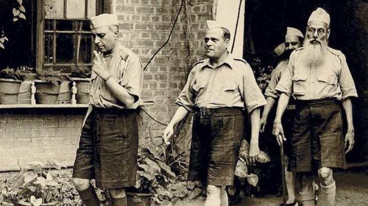 जवाहरलाल नेहरू की वायरल फोटो का सच