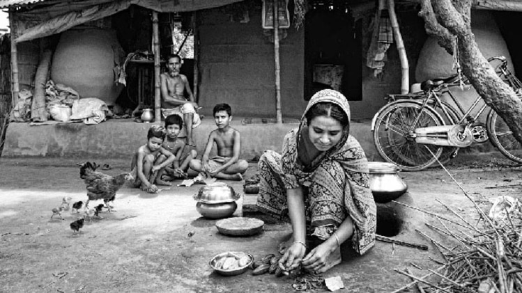 भारत में घट रही है गरीबी 