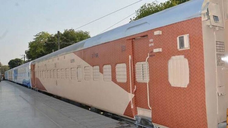 जल्द बदलेगा भारतीय रेल का रंग