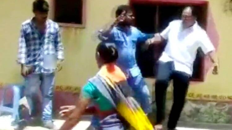 TRS नेता और महिला दोनों के खिलाफ केस दर्ज