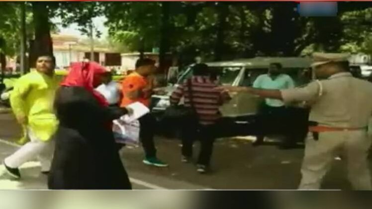 एडीएम कोर्ट में हिन्दू संगठन की गुंडागर्दी