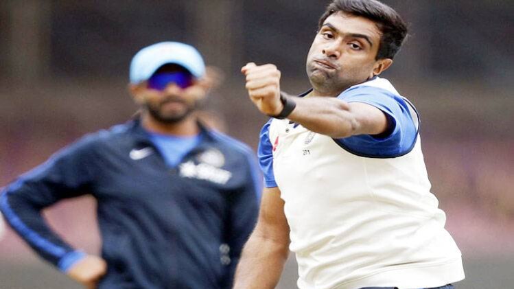 अश्विन, पीछे जडेजा (getty)