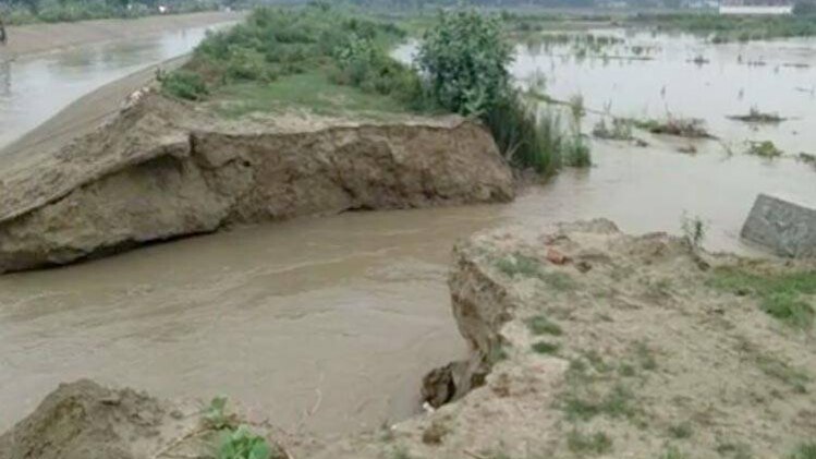 भारी बारिश से बढ़ा खतरा