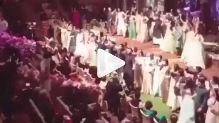 आकाश-श्लोका की सगाई में सेलेब का डांस 