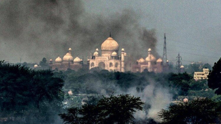 ध्वस्त होता हिंदुस्तान का ताज 