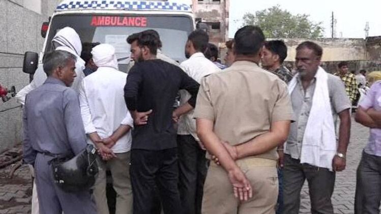 आगरा में युवक ने फेसबुक लाइव कर किया सुसाइड