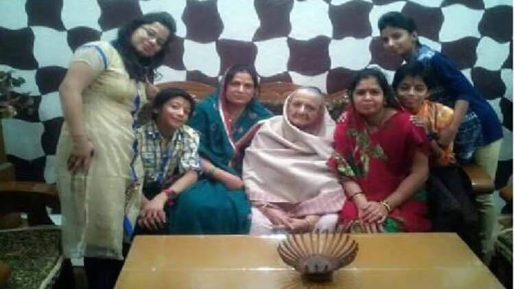 इस घटना से इलाके में हड़कंप