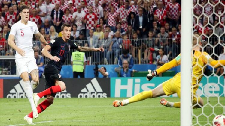 मारियो मांडजुकिक का गोल