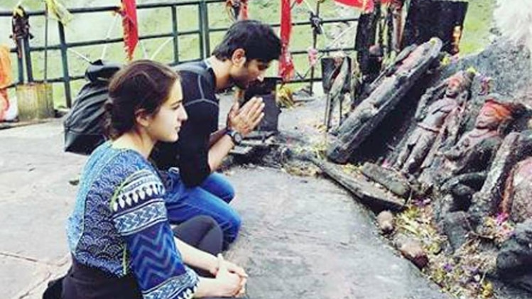 फिल्म केदारनाथ की शूट‍िंग के दौरान सुशांत-सारा 